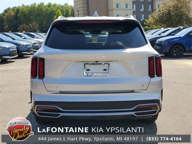 Used 2023 Kia Sorento EX image 5