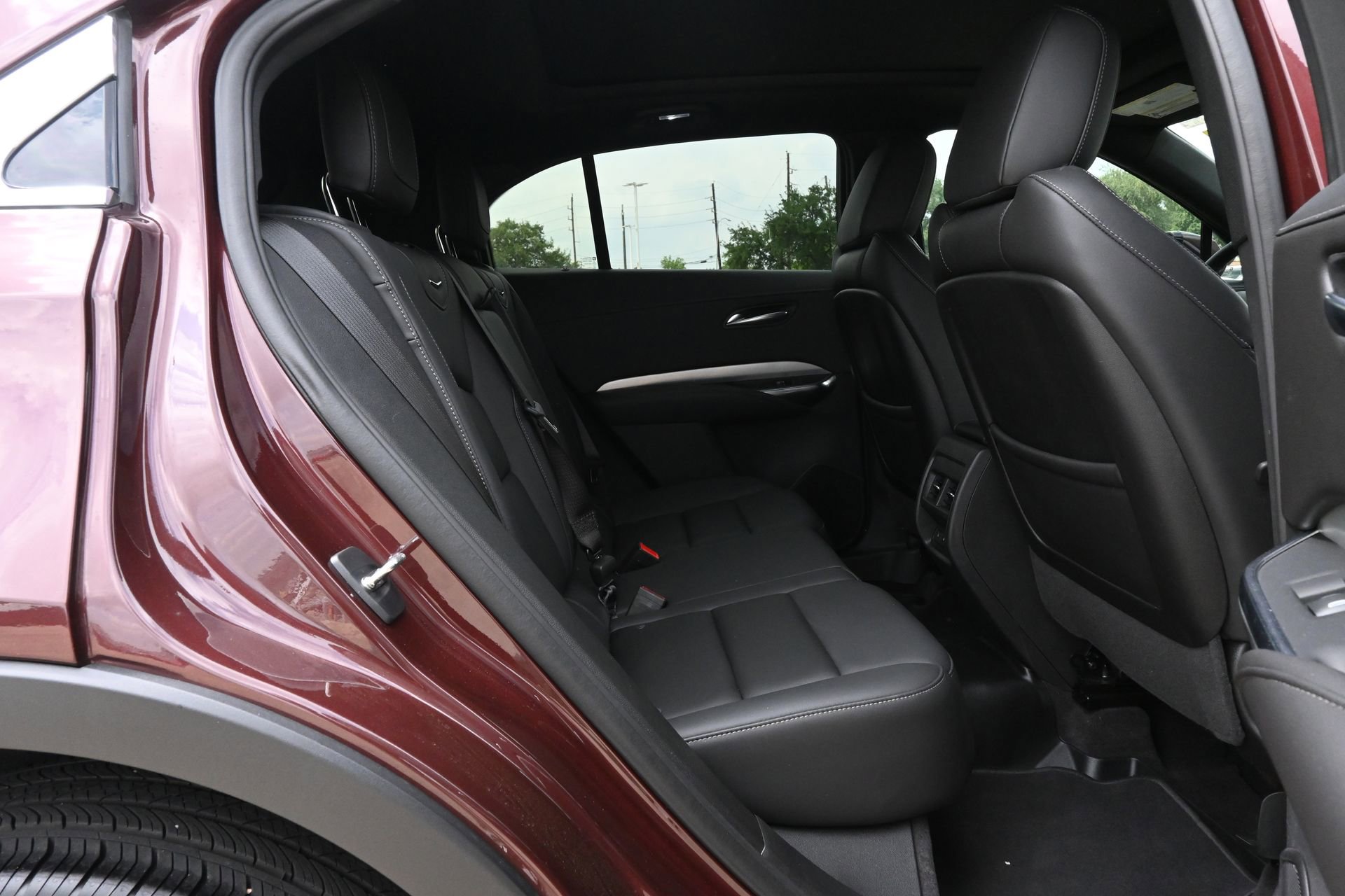 Used 2022 Cadillac XT4 Premium Luxury w/ Enhanced Visibility Package FWD image 24
