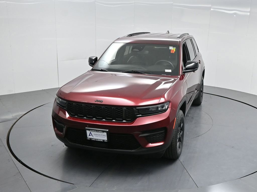Used 2024 Jeep Grand Cherokee Altitude image 40