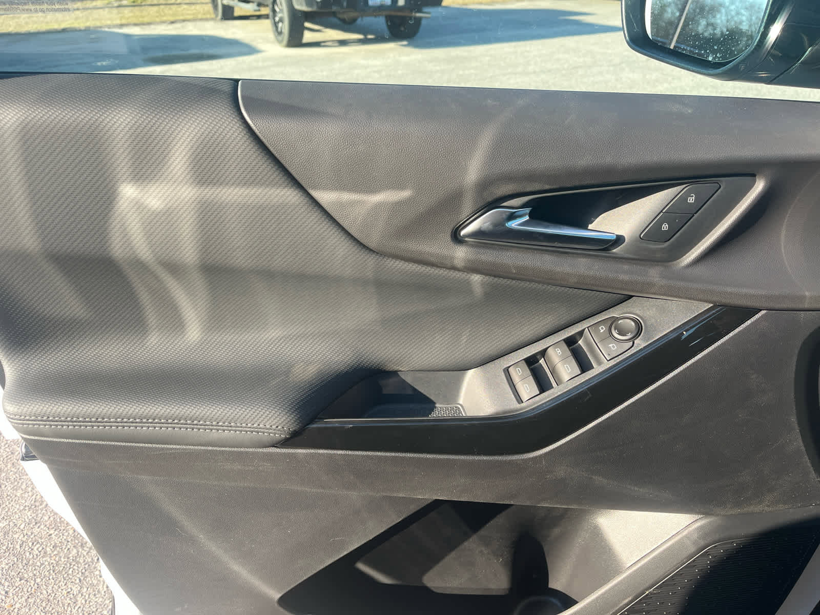 New 2026 Chevrolet Equinox LT w/ Safety and Technology Package image 32