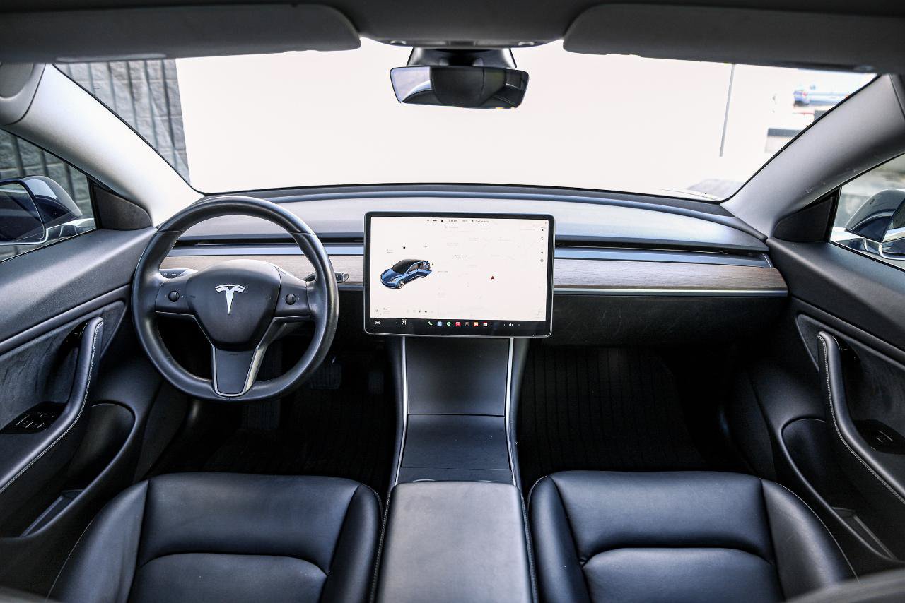 Used 2018 Tesla Model 3 Mid Range RWD image 15