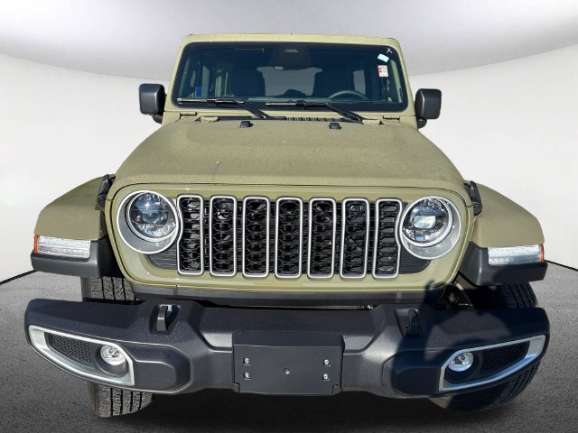 Used 2026 Jeep Wrangler Unlimited Sahara AWD/4WD image 3