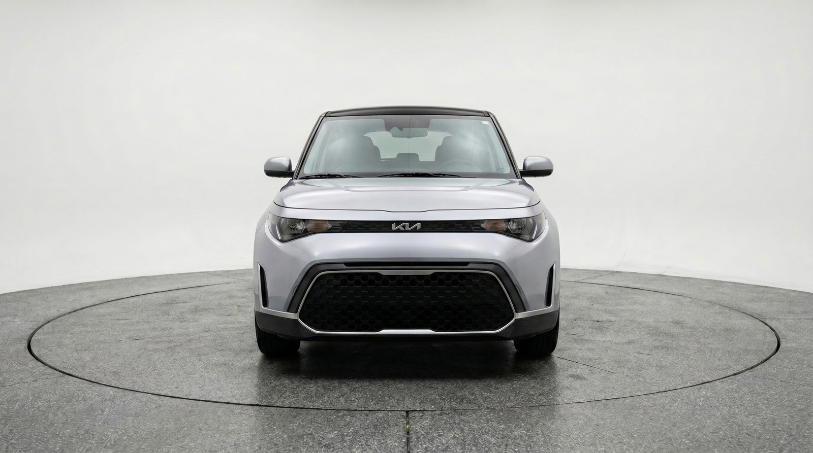 Used 2025 Kia Soul LX w/ LX Technology Package FWD image 2