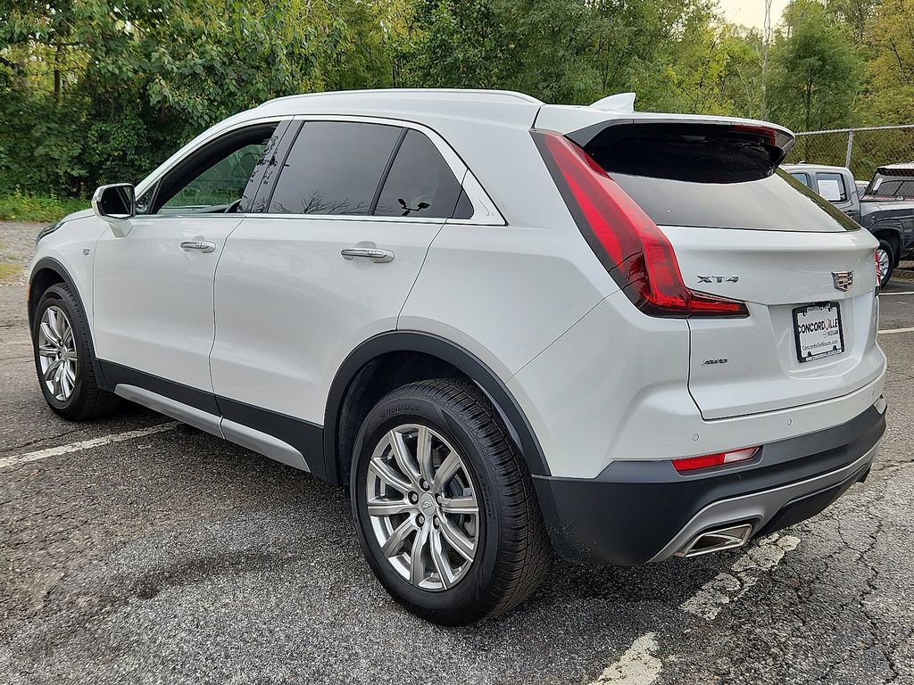 Used 2022 Cadillac XT4 Premium Luxury w/ Cold Weather Package image 4