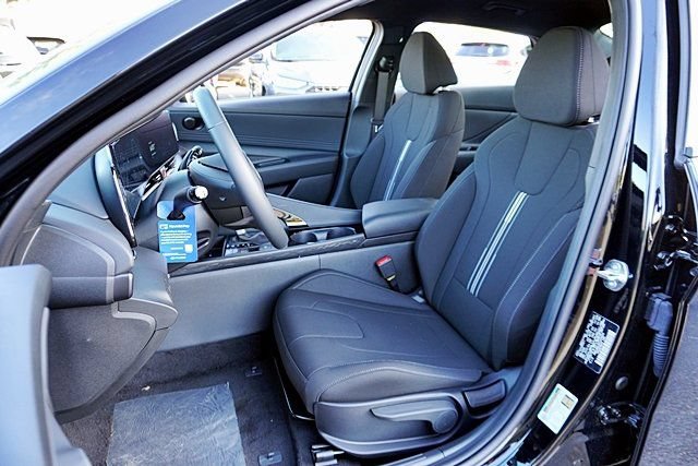 New 2026 Hyundai Elantra Sport FWD image 18