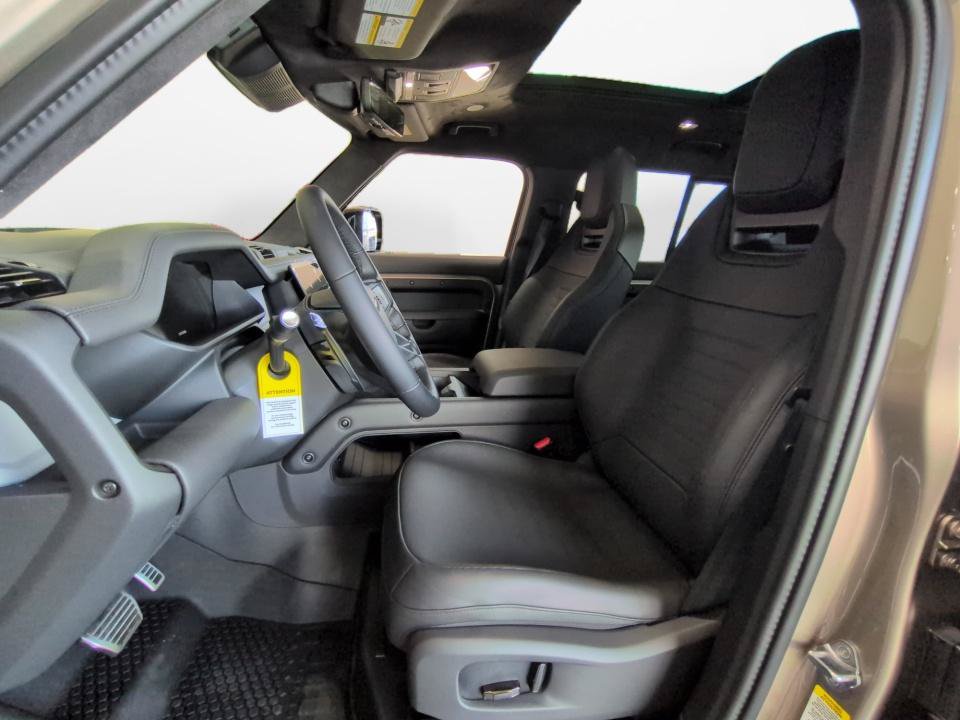 New 2026 Land Rover Defender 110 AWD/4WD image 8
