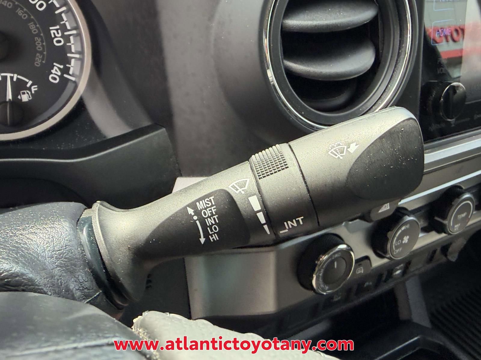 Used 2019 Toyota Tacoma SR5 AWD/4WD image 29