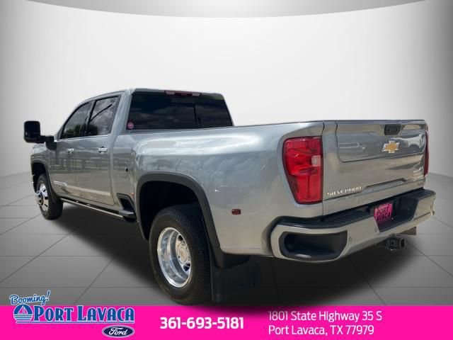 Used 2025 Chevrolet Silverado 3500 High Country w/ High Country Premium Package AWD/4WD image 5