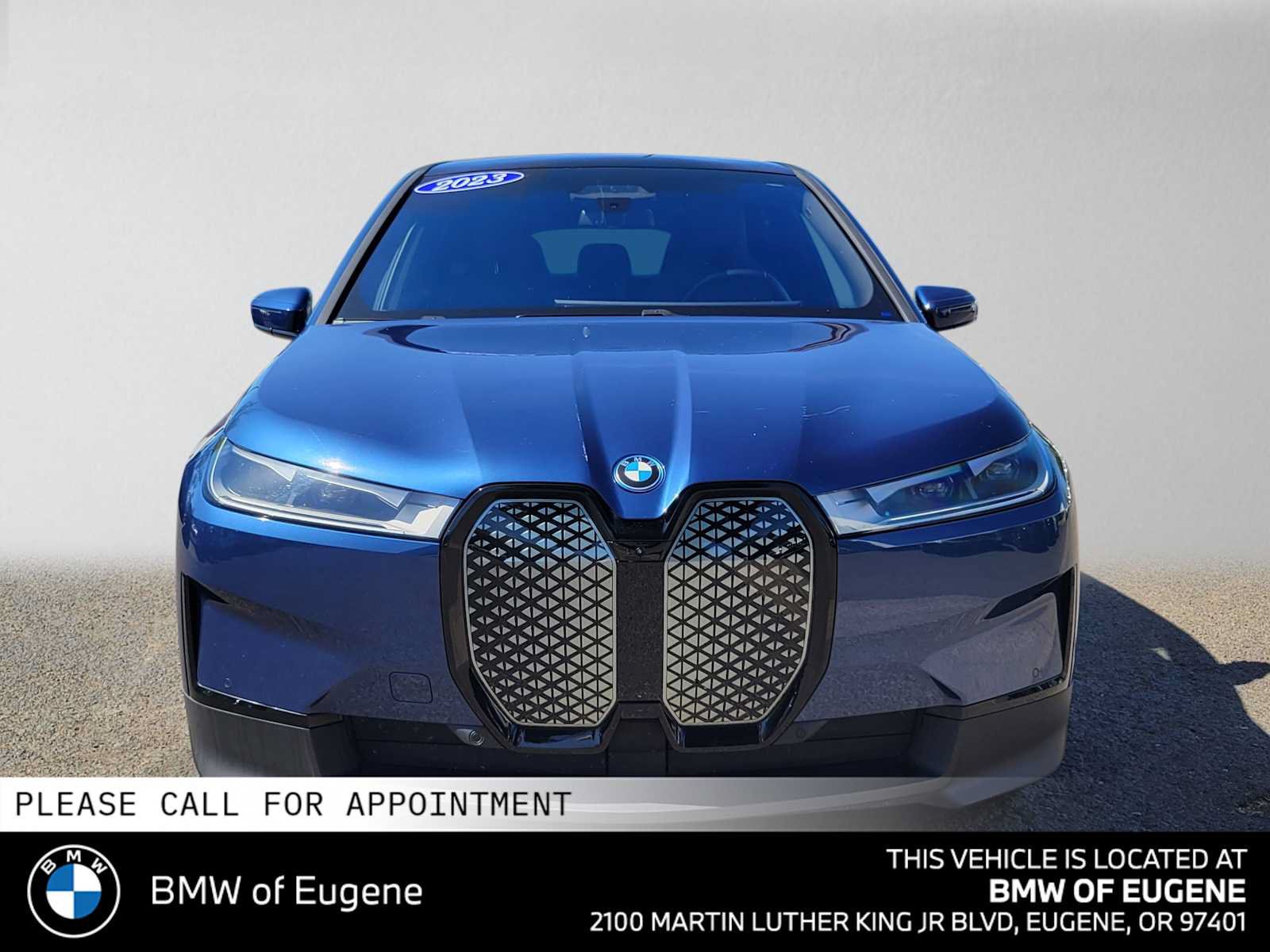 Used 2023 BMW iX xDrive50 w/ Premium Package AWD/4WD image 8