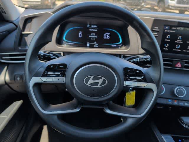 Used 2025 Hyundai Elantra SE FWD image 18