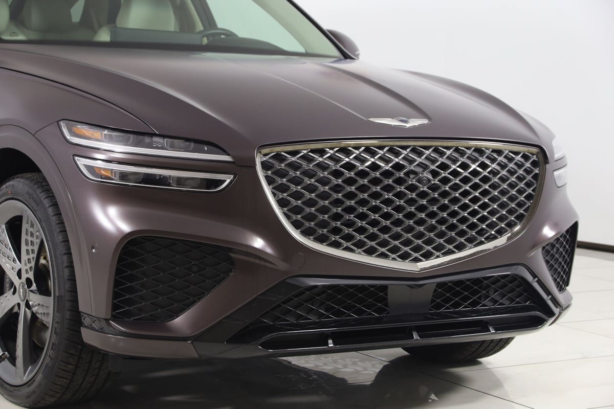 Used 2023 Genesis GV70 3.5T Sport w/ Sport Prestige Package AWD/4WD image 43
