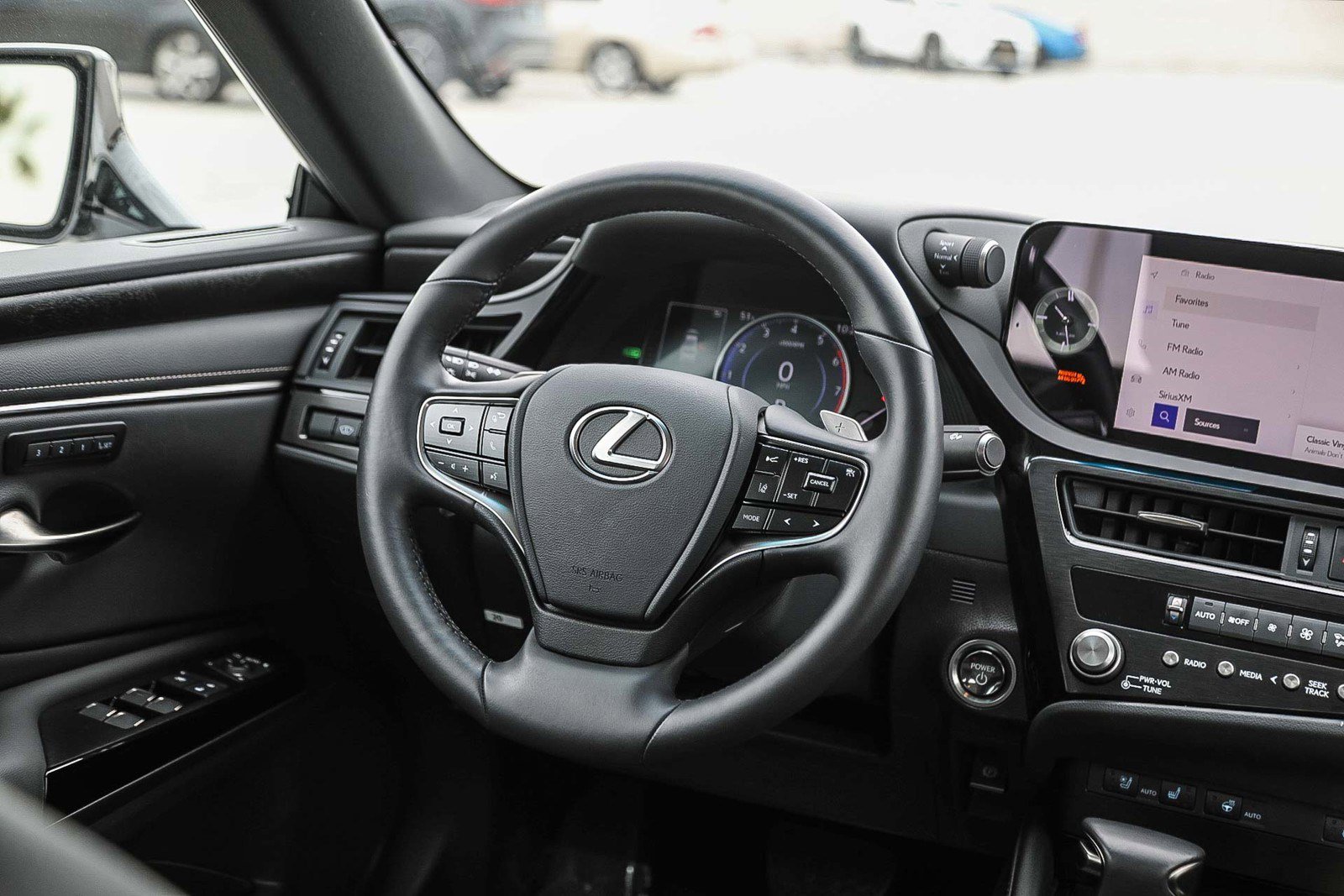 Certified 2025 Lexus ES 300h w/ Premium Package image 15