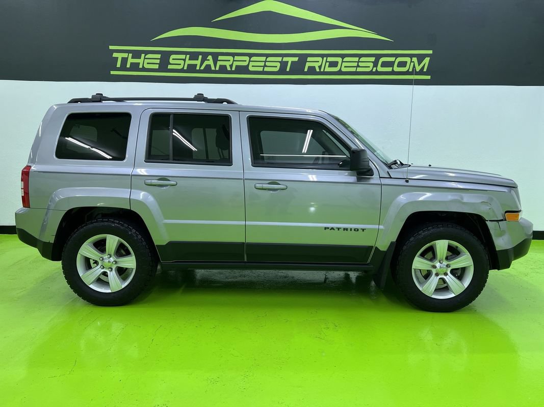 Used 2017 Jeep Patriot Latitude w/ Mopar Trailer Tow Group AWD/4WD image 10