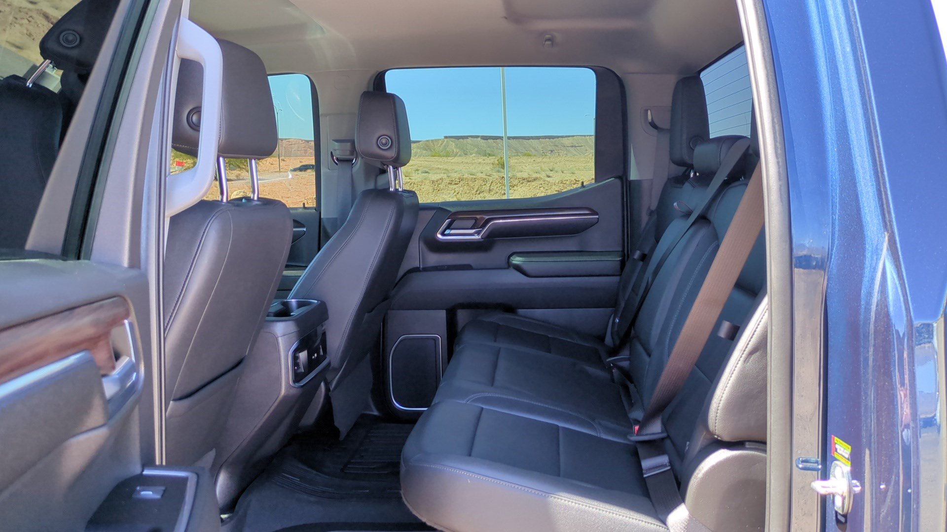 Used 2023 GMC Sierra 1500 SLT w/ SLT Premium Package AWD/4WD image 25