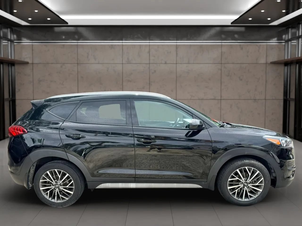 Used 2021 Hyundai Tucson SEL FWD image 2