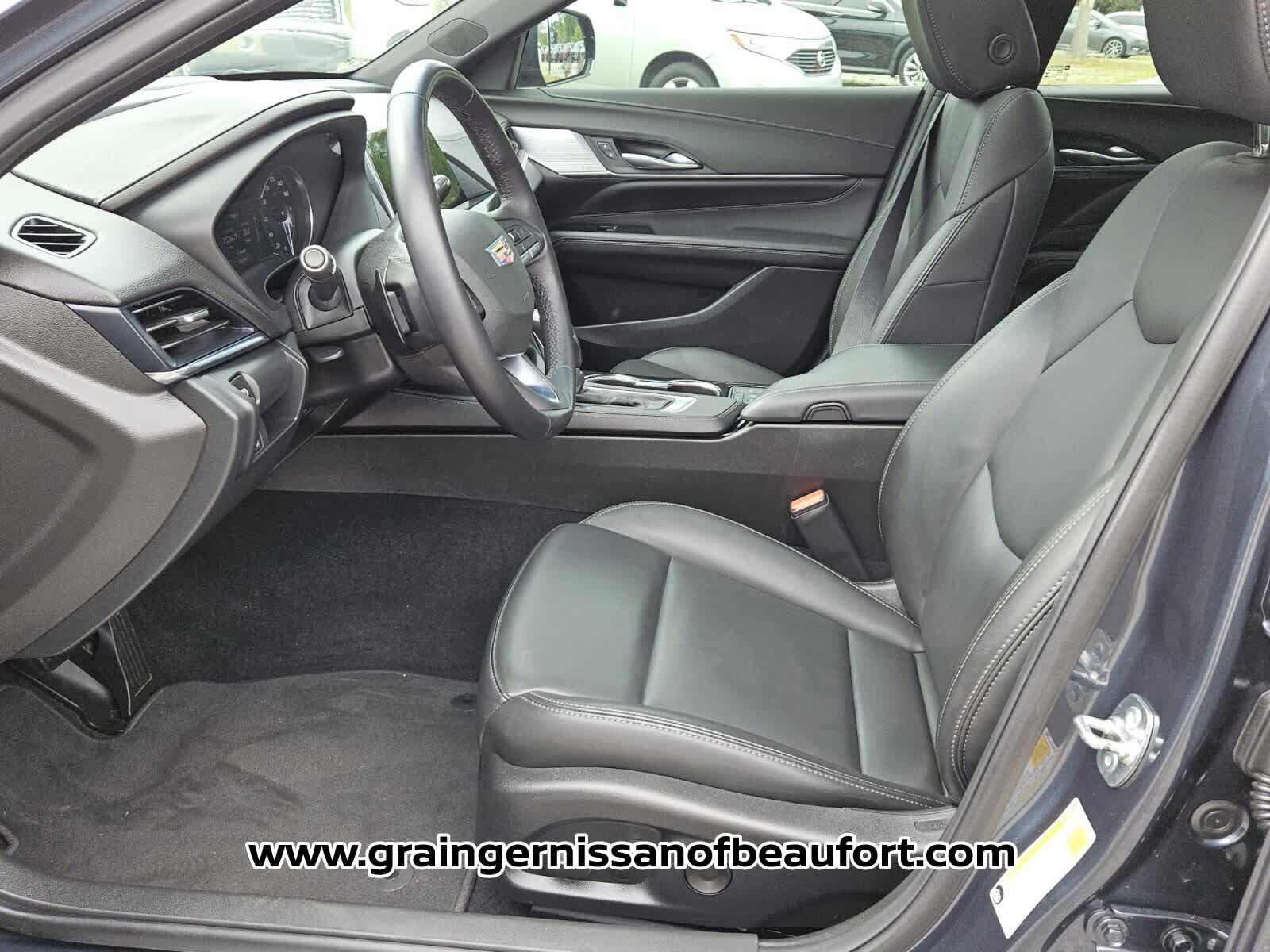 Used 2025 Cadillac CT4 Luxury image 3