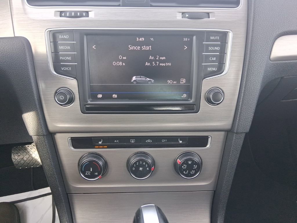 Used 2017 Volkswagen Golf Wolfsburg Edition image 21