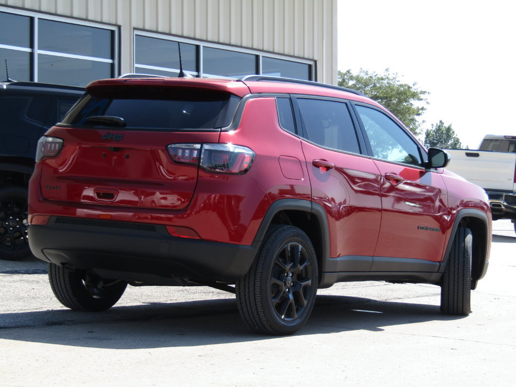 New 2026 Jeep Compass Latitude AWD/4WD image 3