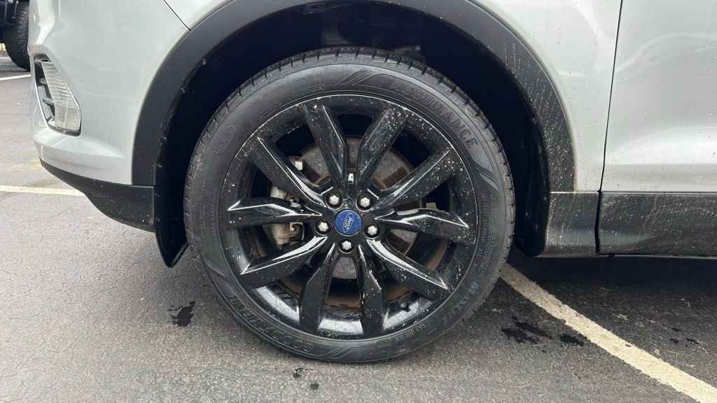 Used 2017 Ford Escape SE w/ SE Sport Appearance Package image 8