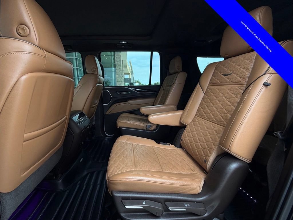 Used 2021 Cadillac Escalade ESV Sport AWD/4WD image 22