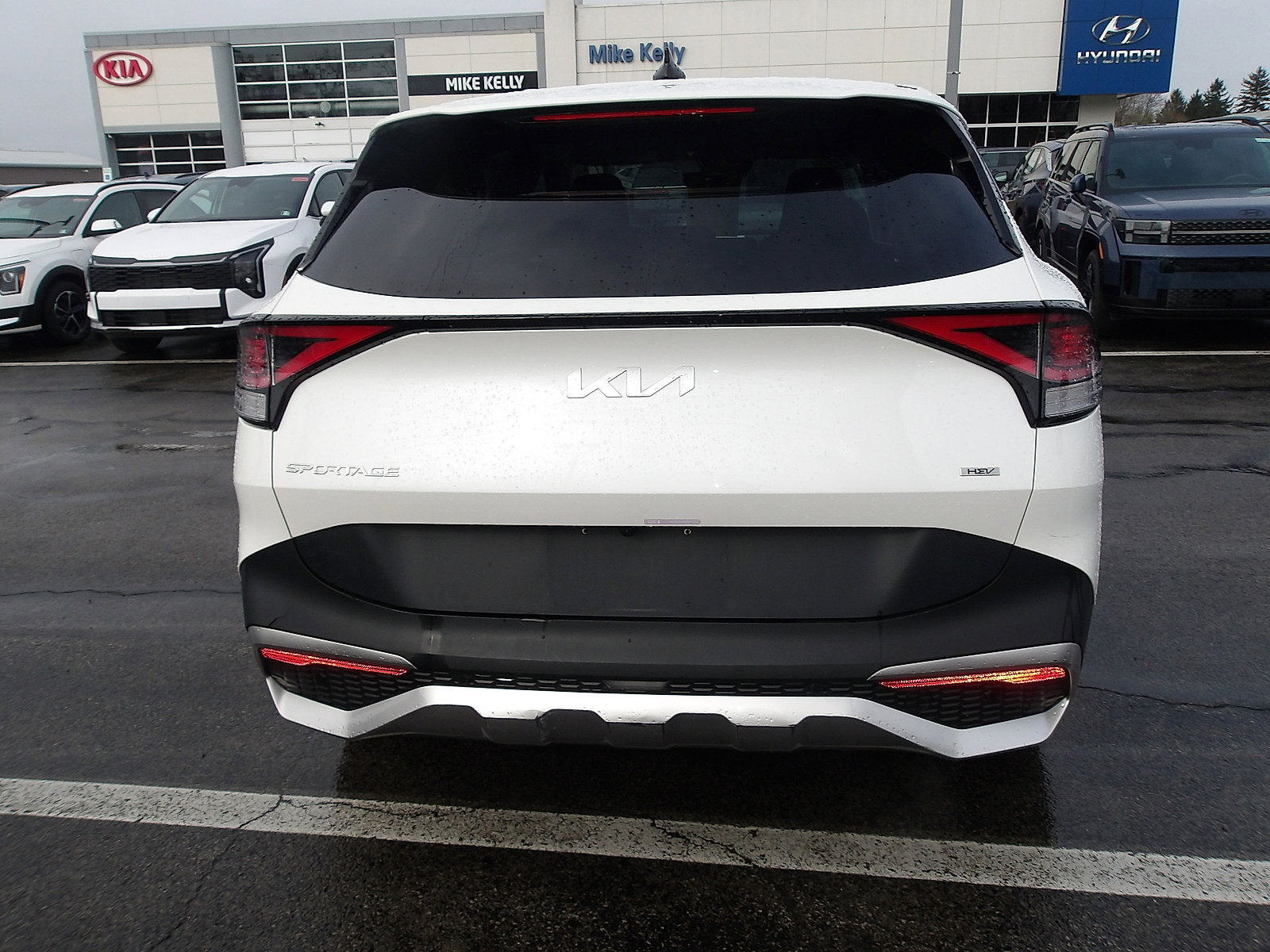 Used 2023 Kia Sportage LX image 7