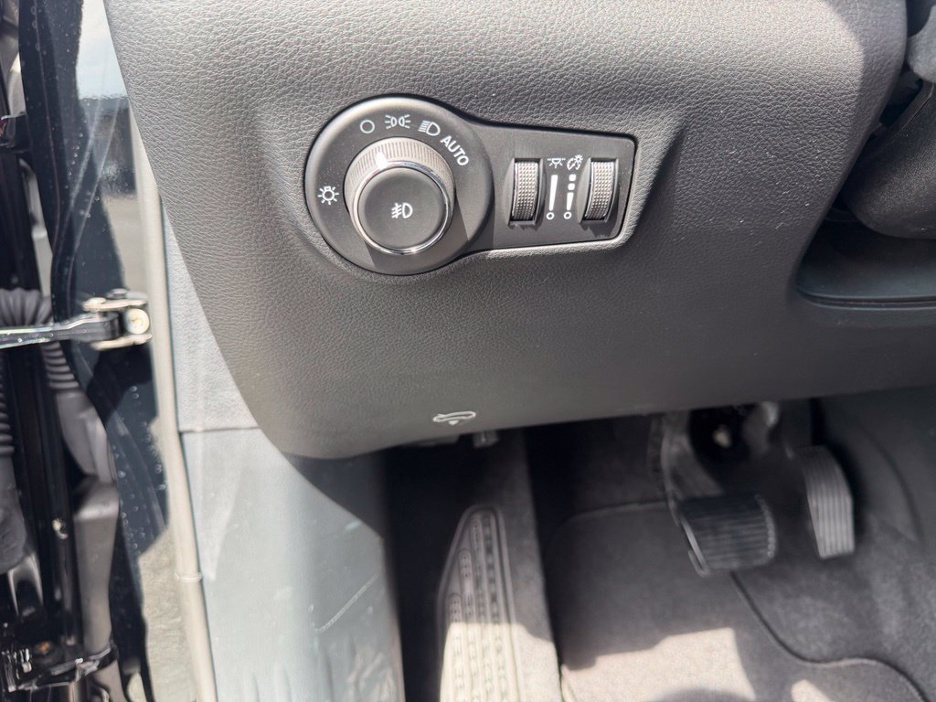 New 2026 Jeep Compass Latitude AWD/4WD image 16