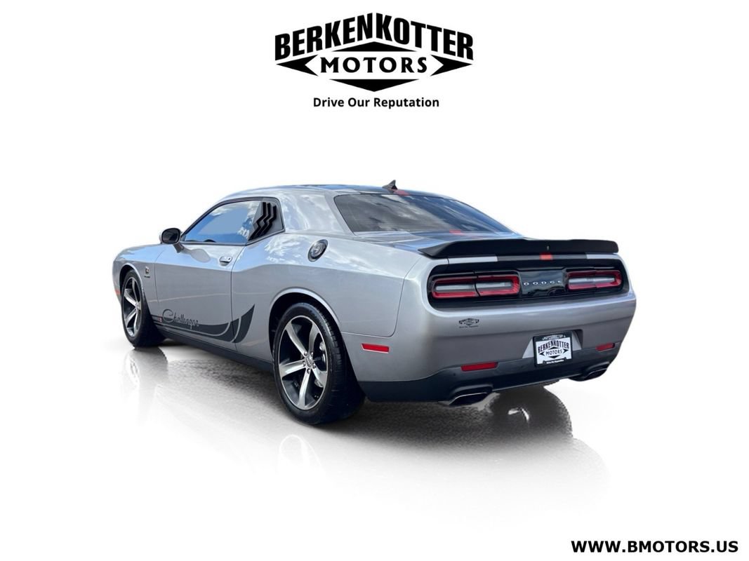Used 2015 Dodge Challenger R/T Plus RWD image 5
