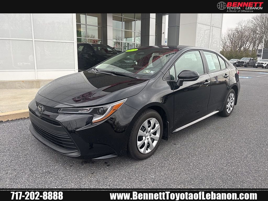 Used 2025 Toyota Corolla LE image 1
