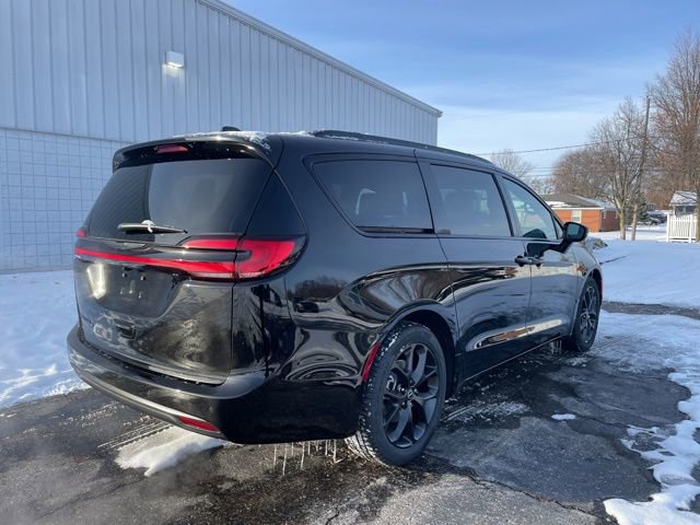 New 2026 Chrysler Pacifica Select image 15