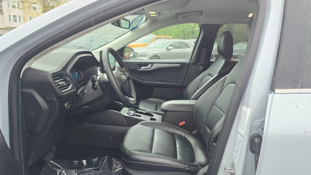 Used 2025 Ford Escape Platinum image 20
