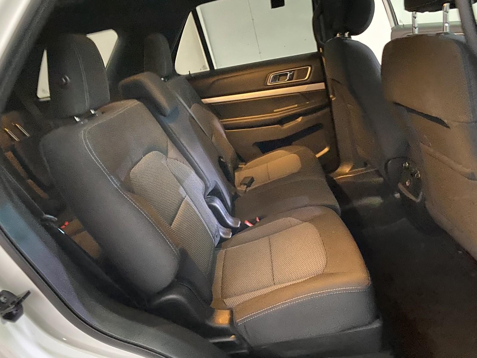 Used 2017 Ford Explorer XLT AWD/4WD image 12