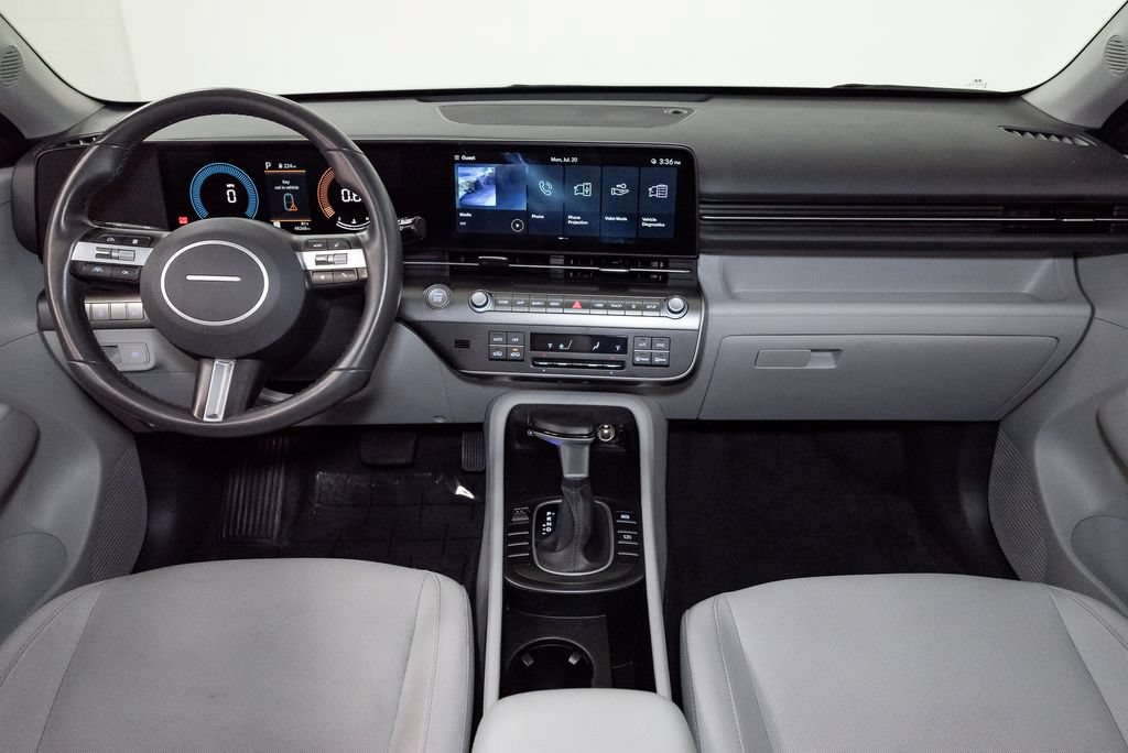 Used 2025 Hyundai Kona SEL FWD image 25