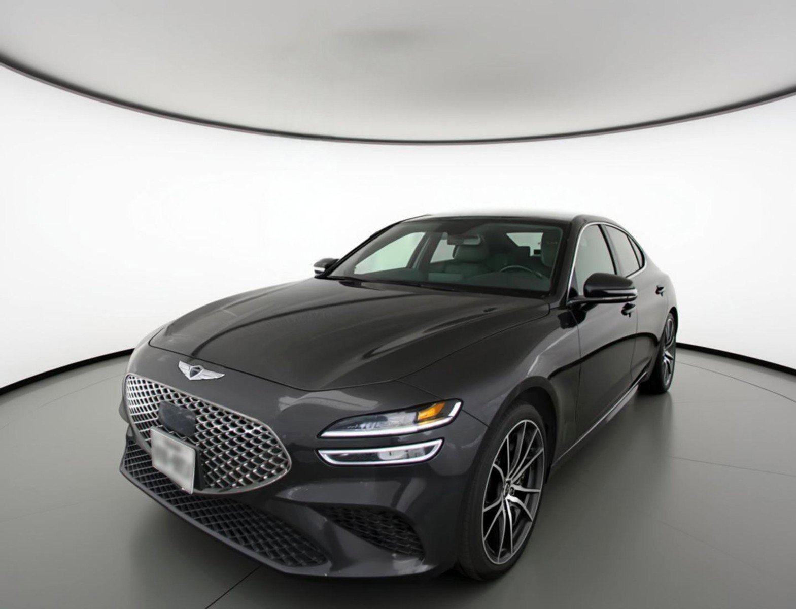 Used 2025 Genesis G70 2.5T image 3