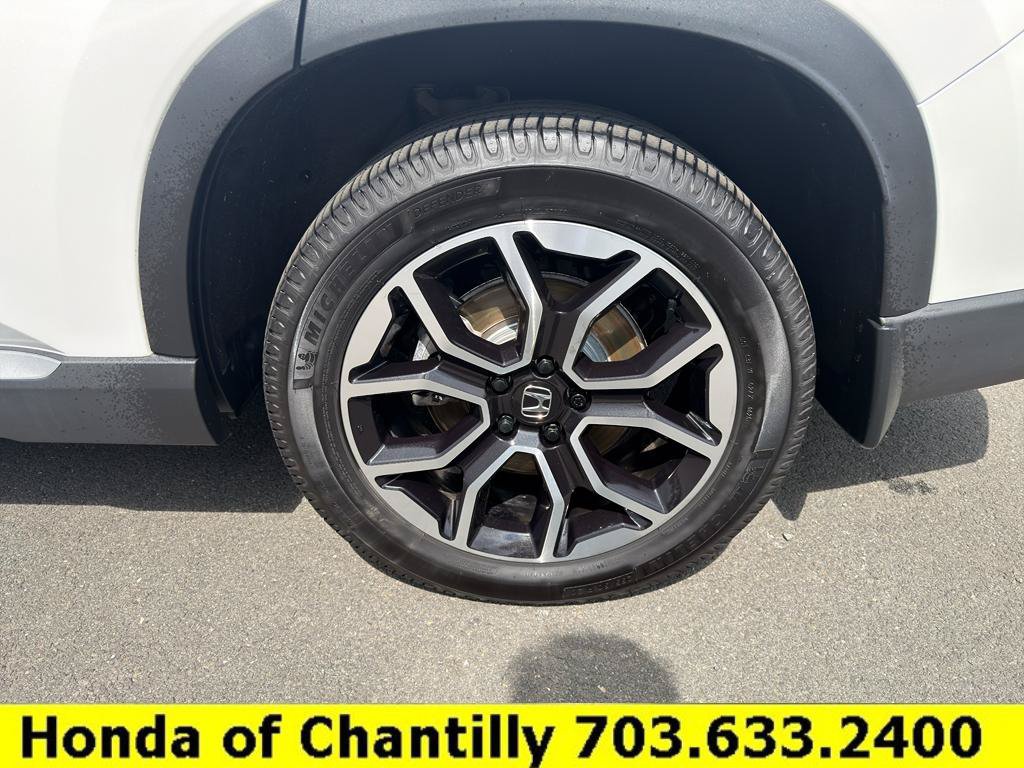Certified 2025 Honda Pilot Touring image 31