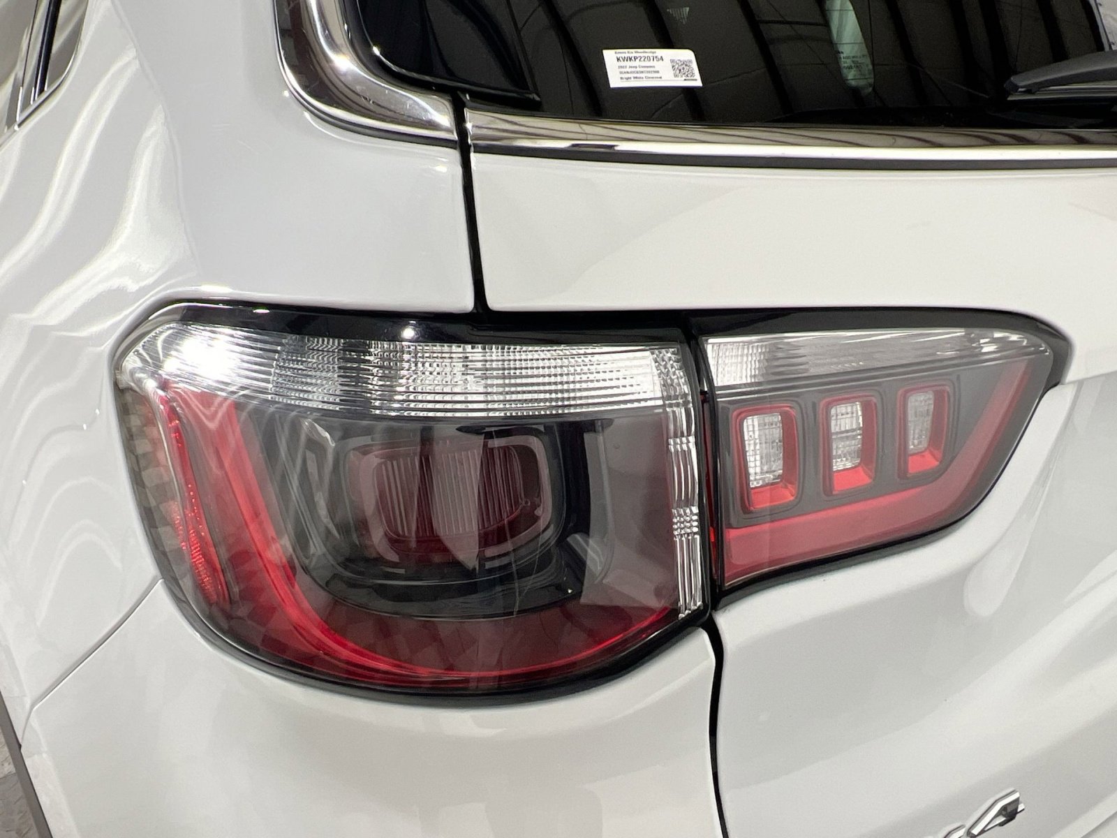 Used 2022 Jeep Compass Limited image 16