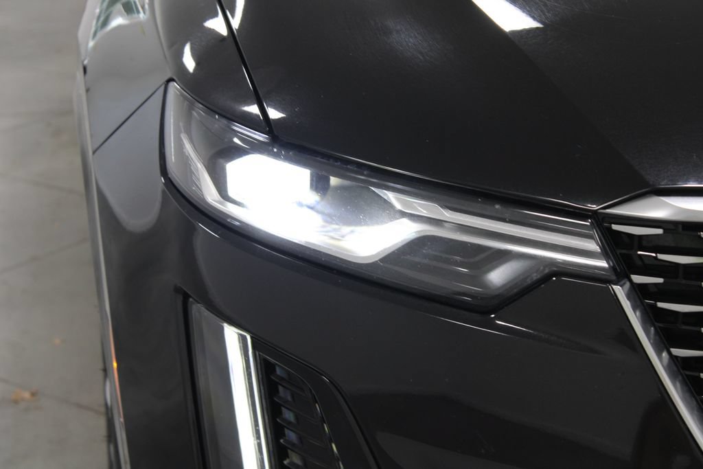 Used 2024 Cadillac XT6 Premium Luxury AWD/4WD image 11