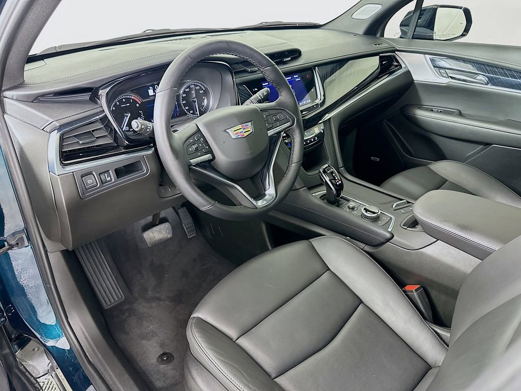 Used 2025 Cadillac XT6 Premium Luxury w/ LPO, Floor Liner Package image 9