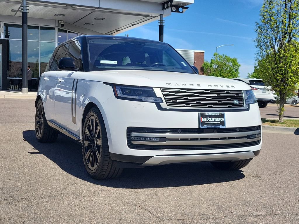 Used 2023 Land Rover Range Rover SE image 3