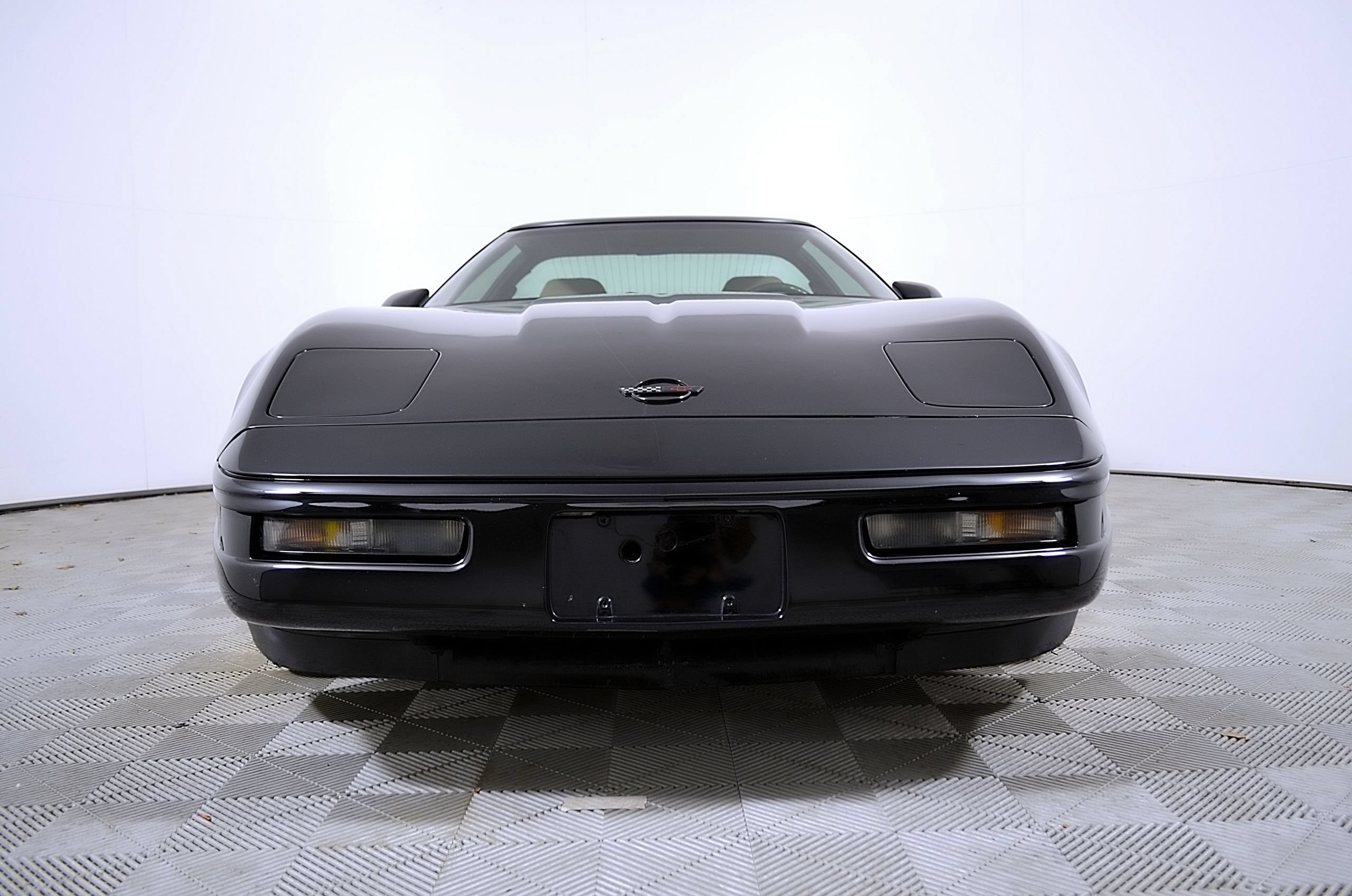 Used 1996 Chevrolet Corvette Coupe RWD image 5