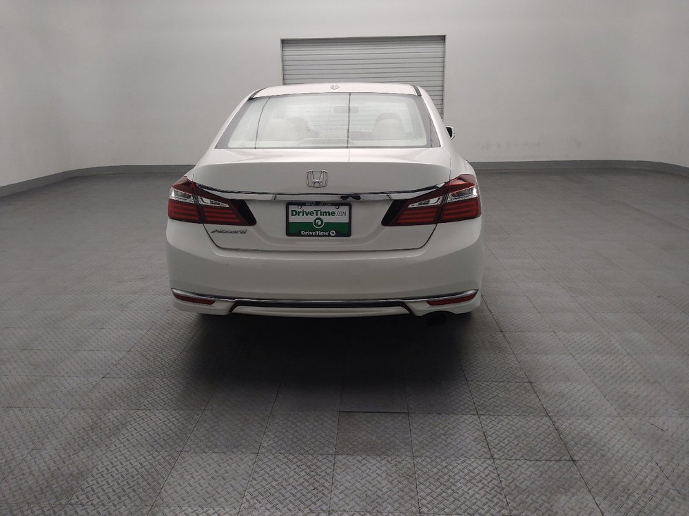 Used 2017 Honda Accord EX image 7
