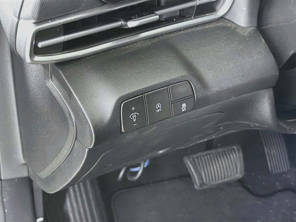 Used 2025 Hyundai Elantra SE FWD image 13