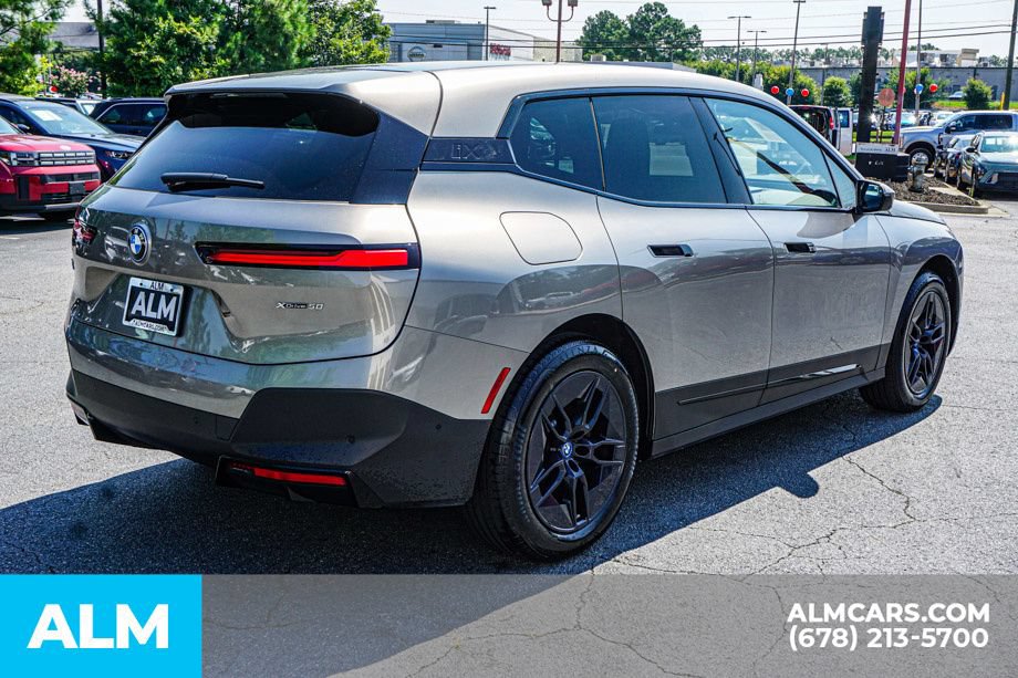 Used 2024 BMW iX xDrive50 w/ Convenience Package AWD/4WD image 5
