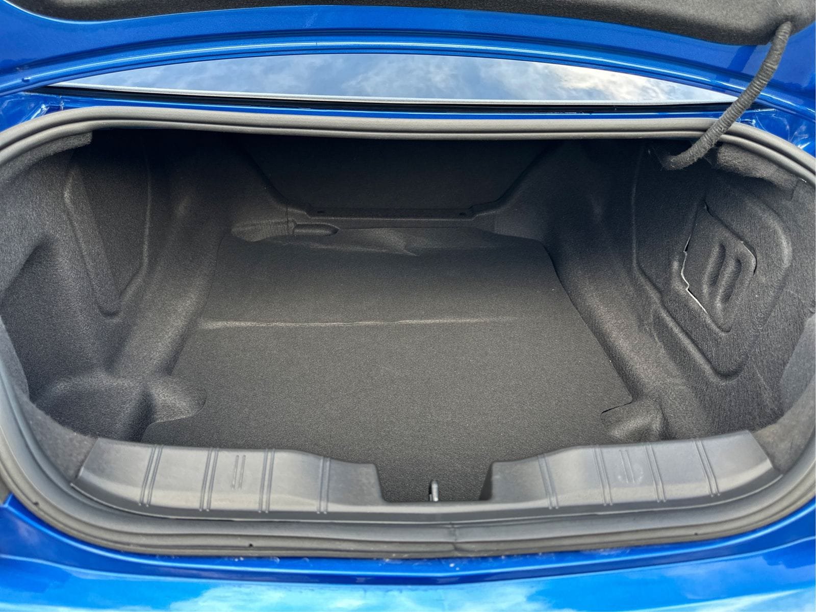 Used 2018 Chevrolet Camaro SS RWD image 12