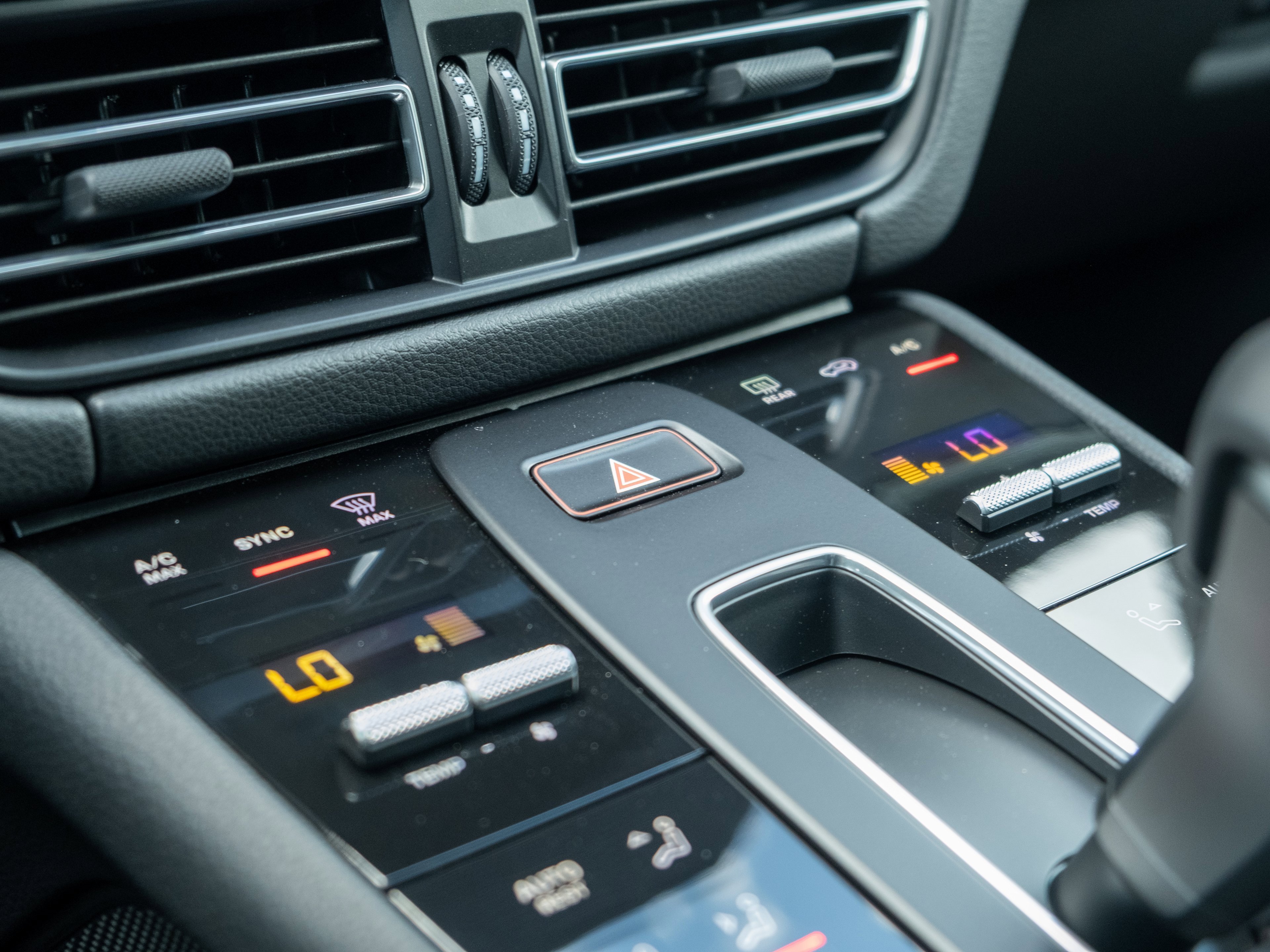 Certified 2025 Porsche Macan image 21