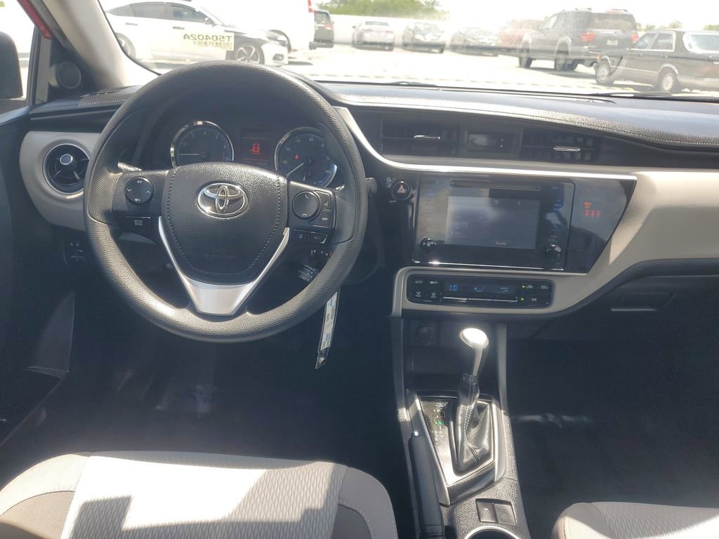 Used 2018 Toyota Corolla LE FWD image 8