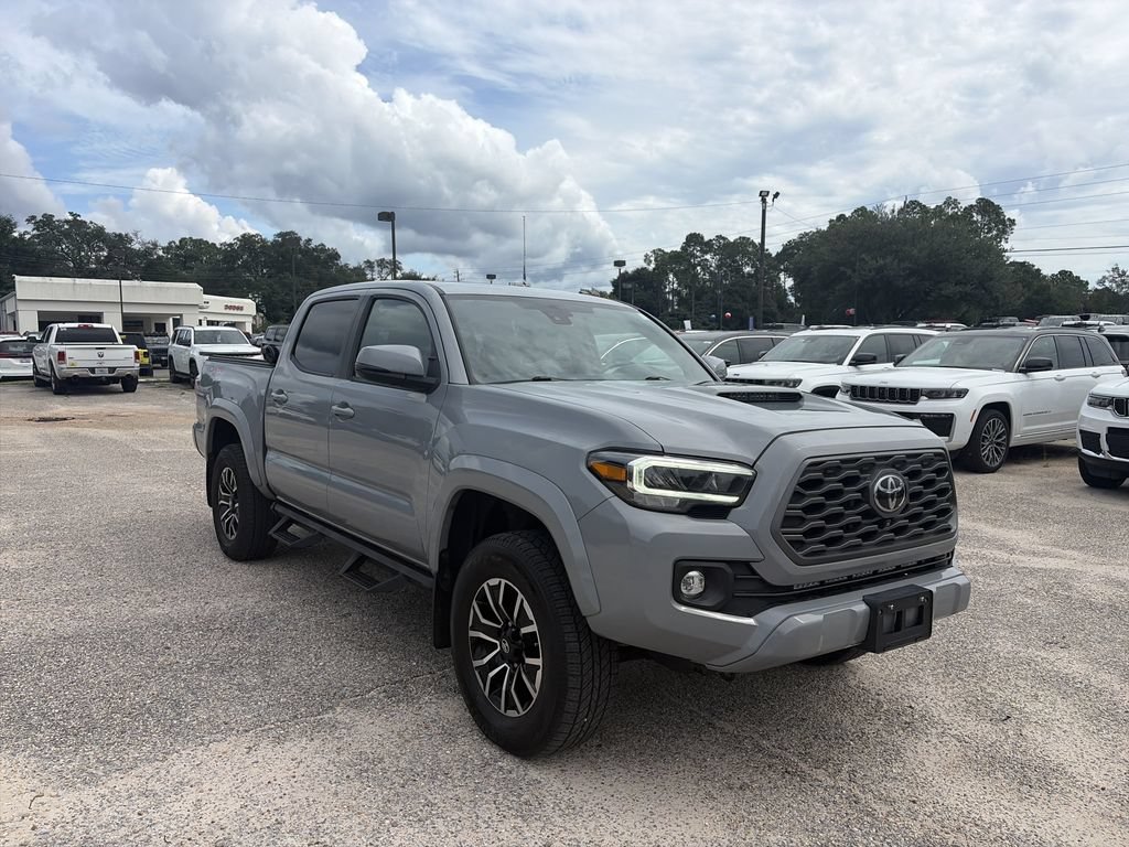Used 2020 Toyota Tacoma TRD Sport w/ TRD Premium Sport Package AWD/4WD image 8