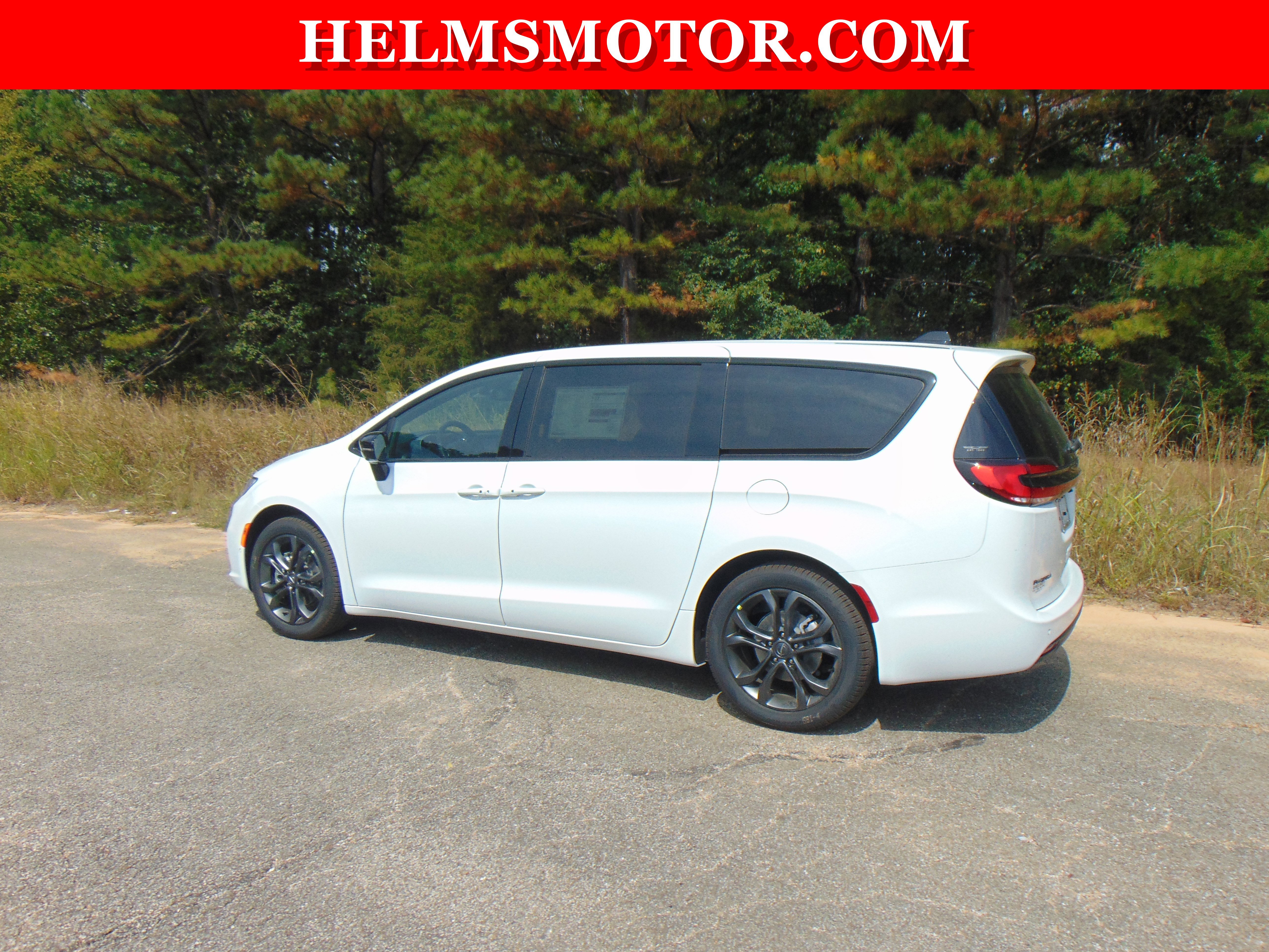 New 2026 Chrysler Pacifica Select image 6