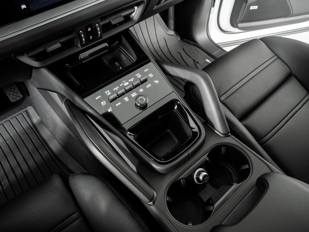 New 2026 Porsche Cayenne Coupe AWD/4WD image 18