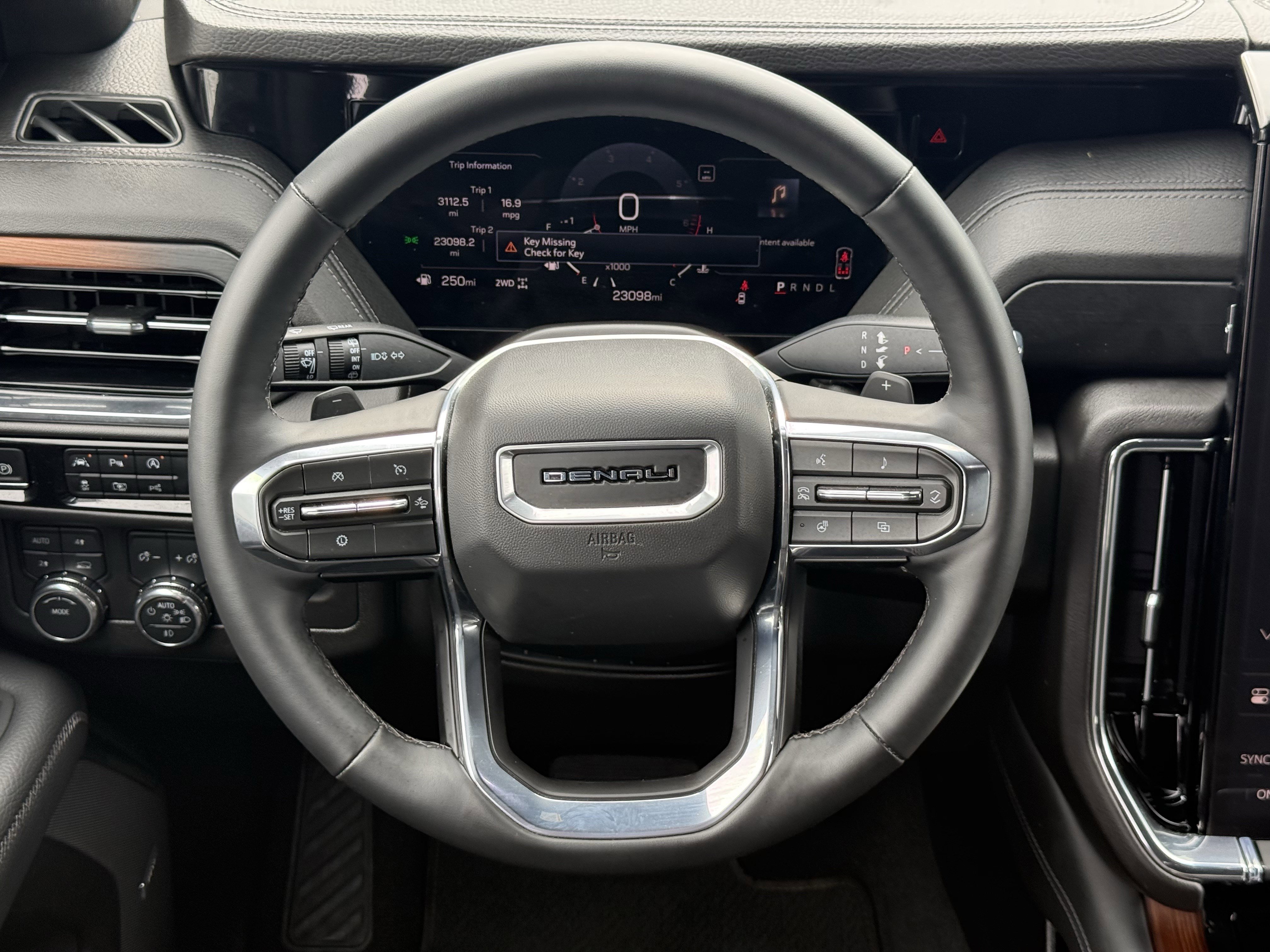 Used 2025 GMC Yukon Denali AWD/4WD image 15