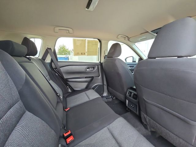 Used 2024 Nissan Rogue SV image 29
